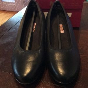 Munro Emma Pumps Size 9WW